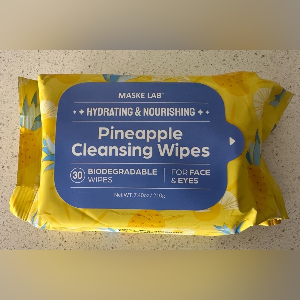 ⭐️New⭐️ Hydrating & Nourishing Cleansing Wipes For Face & Eyes